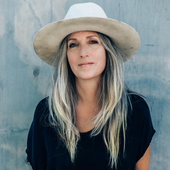 Julie Piatt Biography